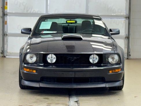 Used 2007 Ford Mustang GT Premium image 2