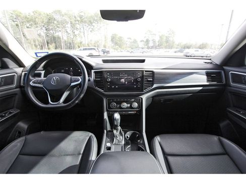 Used 2021 Volkswagen Atlas SEL image 12