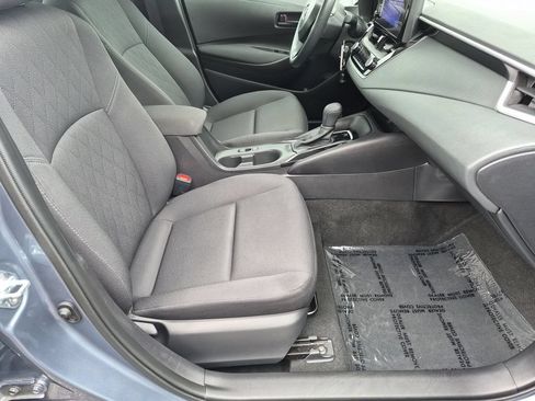 Used 2025 Toyota Corolla LE FWD image 29