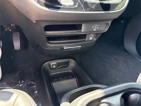 New 2026 Chrysler Pacifica Select image 22