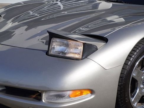 Used 1999 Chevrolet Corvette Convertible w/ Memory Pkg image 2