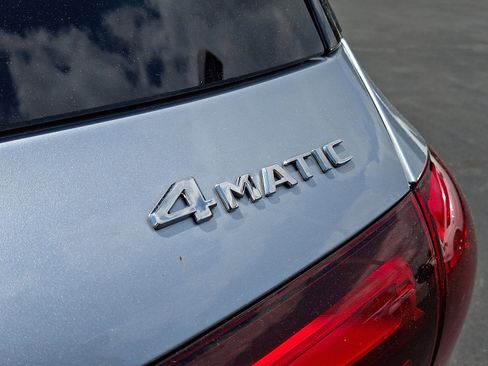 Used 2024 Mercedes-Benz GLE 450e 4MATIC image 33
