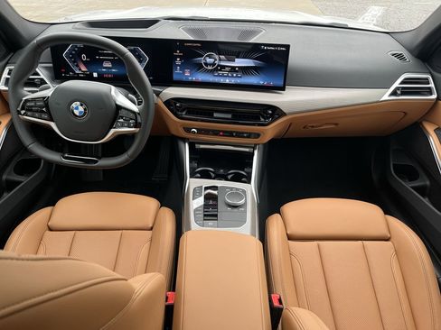 Certified 2025 BMW 330i Sedan image 28