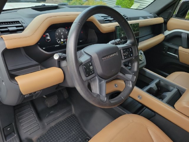 Used 2025 Land Rover Defender 110 X-Dynamic SE AWD/4WD image 19