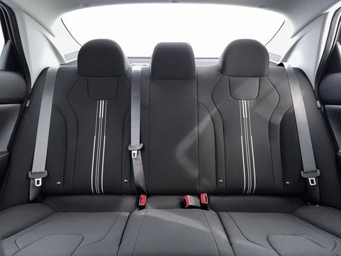 New 2026 Hyundai Elantra Hybrid FWD image 16