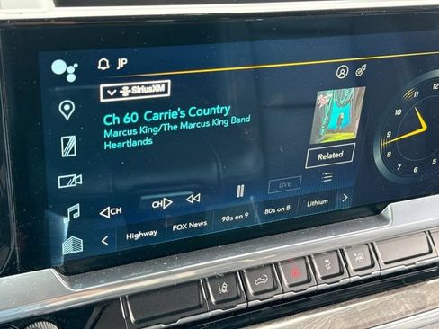 Used 2024 Chevrolet Silverado 2500 LTZ w/ LTZ Convenience Package AWD/4WD image 16