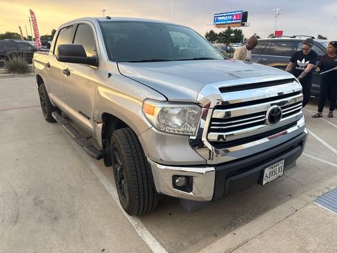 Used 2017 Toyota Tundra SR5 w/ SR5 Upgrade Package RWD image 1