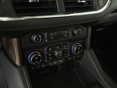 Used 2024 Chevrolet Suburban High Country AWD/4WD image 25
