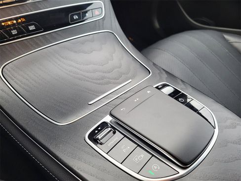 Used 2023 Mercedes-Benz E 350 4MATIC Sedan image 19