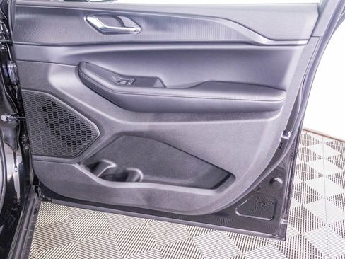 New 2025 Jeep Grand Cherokee L Altitude image 38