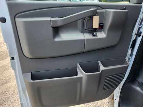 New 2025 Chevrolet Express 2500 w/ Driver Convenience Package image 28