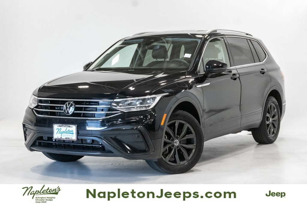 Used 2024 Volkswagen Tiguan SE AWD/4WD image 1