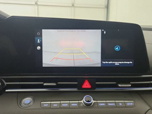 Used 2025 Hyundai Elantra SEL FWD image 27