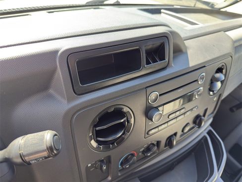 Used 2013 Ford E-350 and Econoline 350 Super Duty image 20