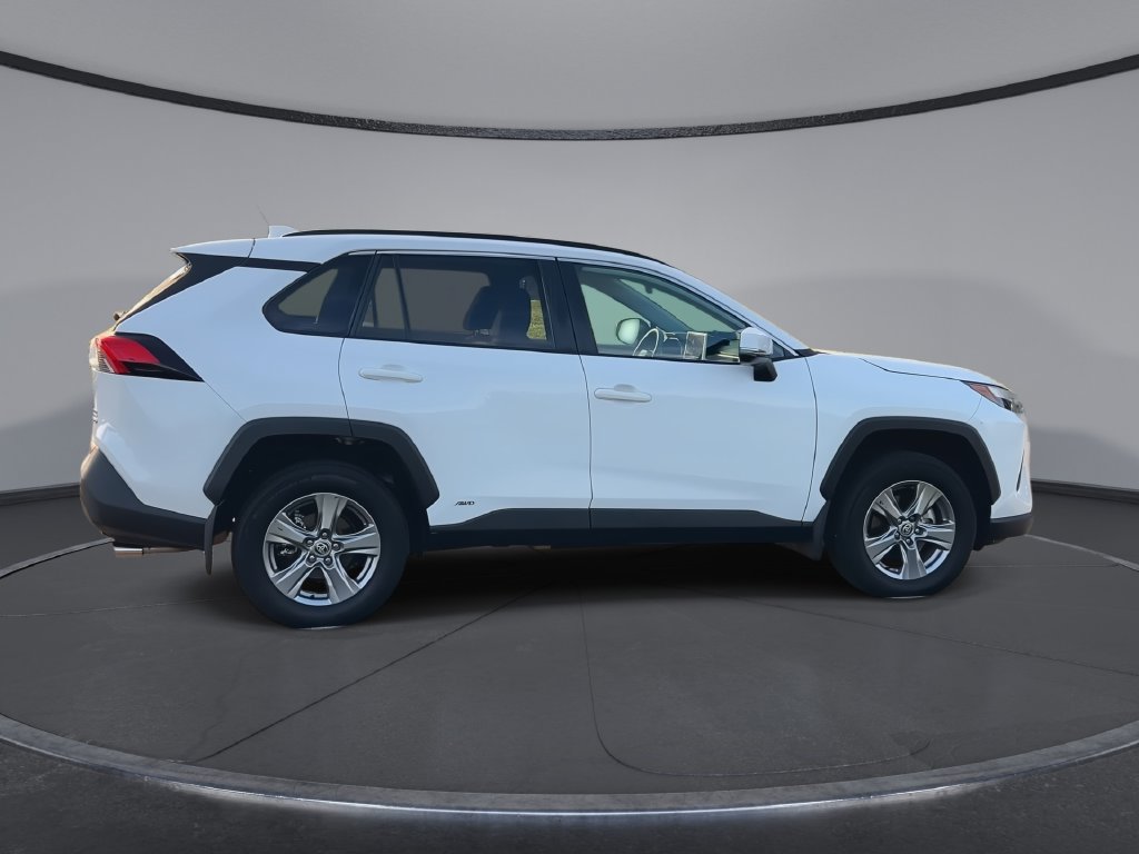 Certified 2024 Toyota RAV4 XLE AWD/4WD image 9
