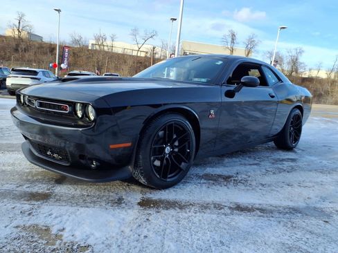 Used 2022 Dodge Challenger R/T image 4