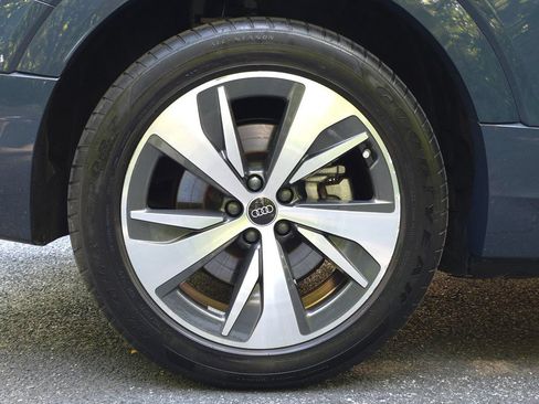 Used 2024 Audi Q8 e-tron Premium AWD/4WD image 66