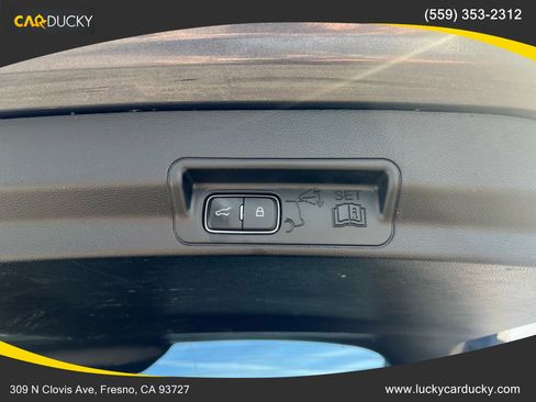 Used 2020 Ford Explorer XLT image 28