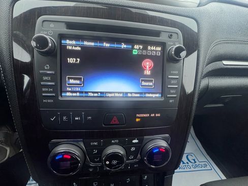 Used 2017 Chevrolet Traverse LT image 16