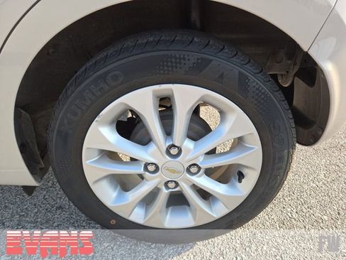 Used 2021 Chevrolet Spark LT image 23
