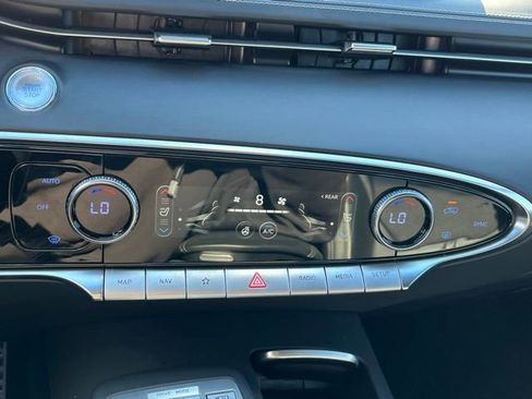 Used 2023 Genesis GV70 2.5T w/ Sport Prestige Package image 26