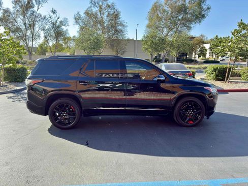 Used 2019 Chevrolet Traverse Premier w/ Redline Edition FWD image 7