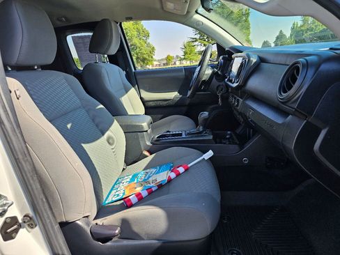 Used 2022 Toyota Tacoma SR image 6