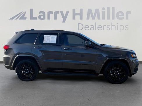 Used 2018 Jeep Grand Cherokee Altitude image 7