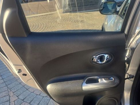 Used 2011 Nissan Juke SV image 24