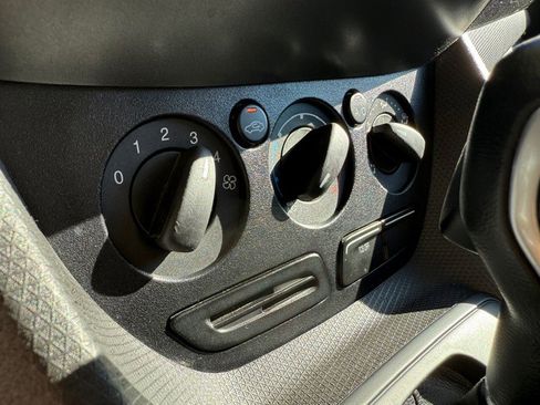 Used 2016 Ford Transit Connect XL image 29