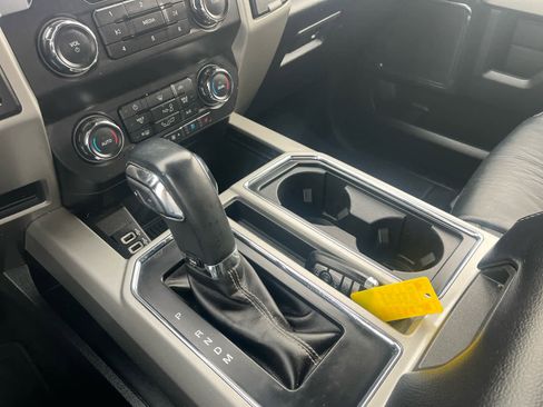 Used 2019 Ford F150 Lariat image 38