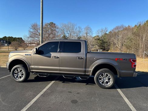 Used 2019 Ford F150 Lariat w/ Trailer Tow Package image 10