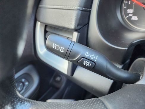 Used 2023 GMC Terrain SLE w/ Driver Convenience Package image 38