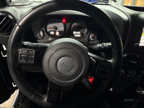 Used 2017 Jeep Wrangler Unlimited Sahara image 21