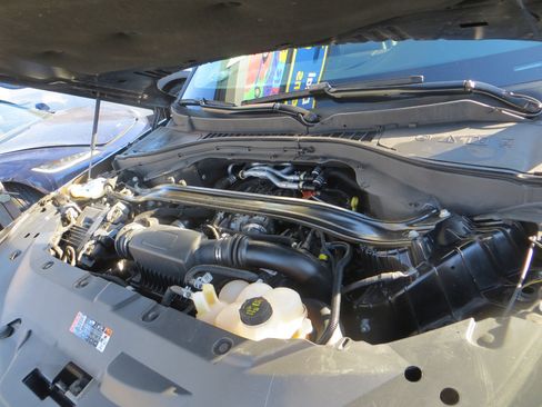 Used 2023 Lincoln Aviator AWD w/ Premium Package image 5