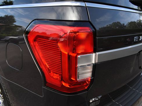Used 2022 Ford Expedition XLT RWD image 41
