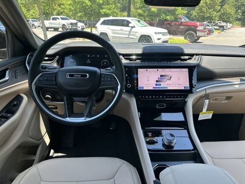 New 2026 Jeep Grand Cherokee Limited AWD/4WD image 21