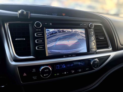 Used 2016 Toyota Highlander XLE FWD image 32