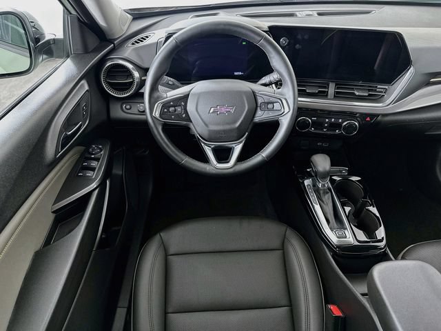 Used 2025 Chevrolet Trax ACTIV w/ Driver Confidence Package FWD image 4