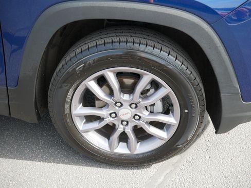 Used 2023 GMC Terrain SLT AWD/4WD image 15