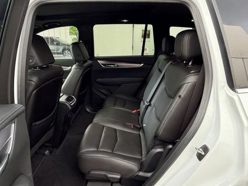 Used 2023 Cadillac XT6 Luxury FWD image 14