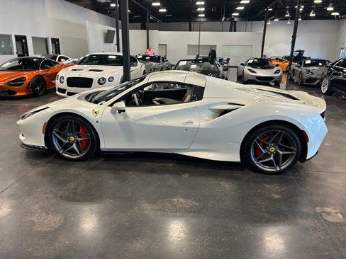 Used 2022 Ferrari F8 Tributo RWD image 6