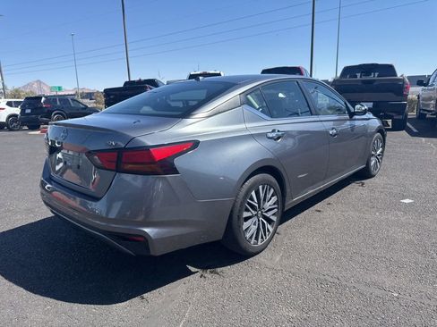 Used 2023 Nissan Altima 2.5 SV FWD image 8