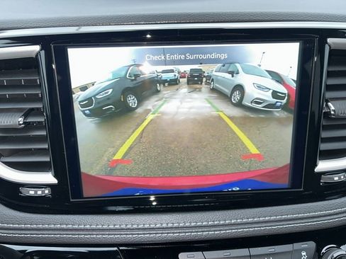 New 2026 Chrysler Pacifica Select image 37