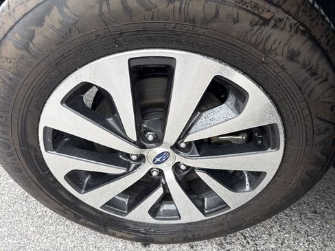 Used 2024 Subaru Outback Premium image 12