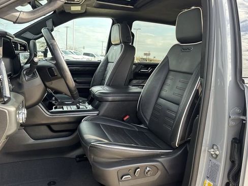 Used 2024 GMC Sierra 2500 AT4X image 10