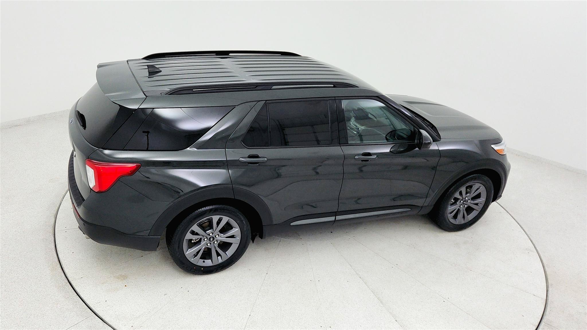 Used 2024 Ford Explorer XLT RWD image 40