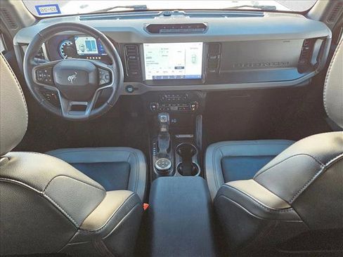 Used 2023 Ford Bronco Wildtrak image 18