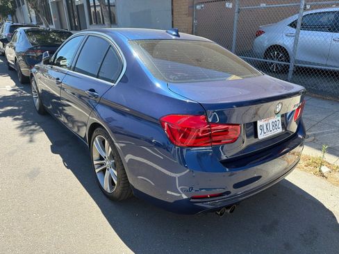 Used 2018 BMW 330i Sedan w/ Convenience Package RWD image 5