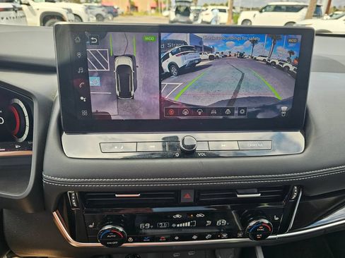 Used 2025 Nissan Rogue SL w/ Tech Package FWD image 27